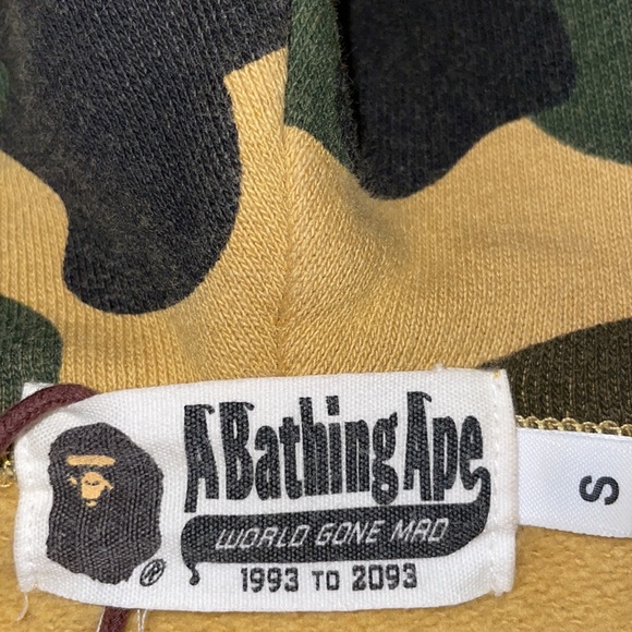 A bathing ape 🦍 - Picture 3 of 3